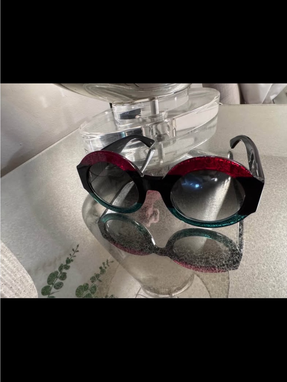Authentic Gucci Round Glitter Frame Sunglasses in Red and Green - Picture 5 of 5